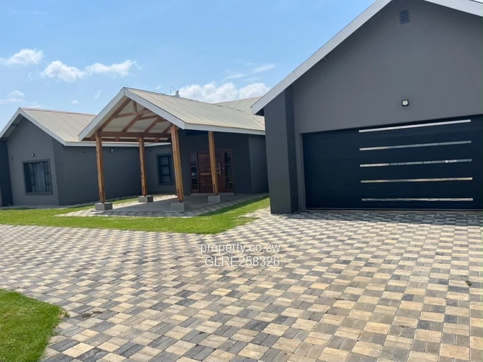 Modern 4-Bed, 5-Bath Flat with Borehole in Vainona