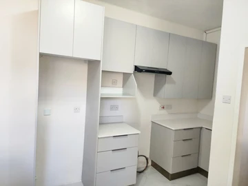 2 Bedroom Flat & Apartment