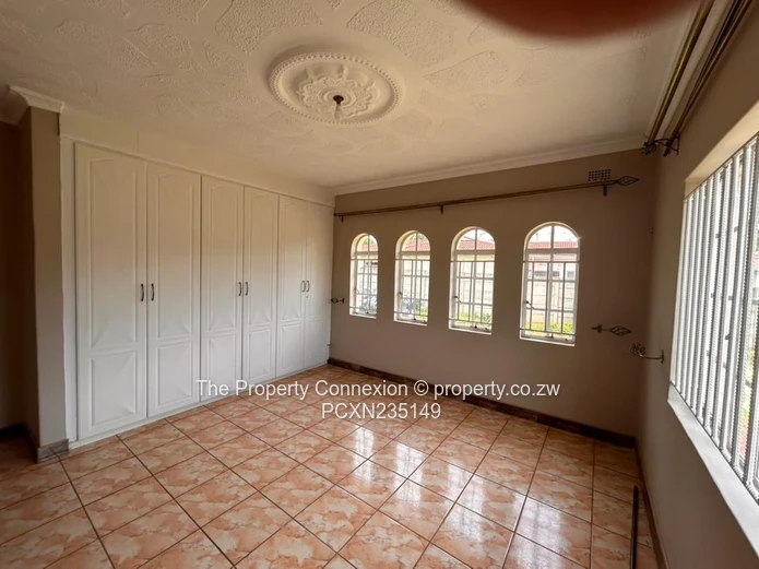 Luxury Rental Property in Helensvale, Borrowdale