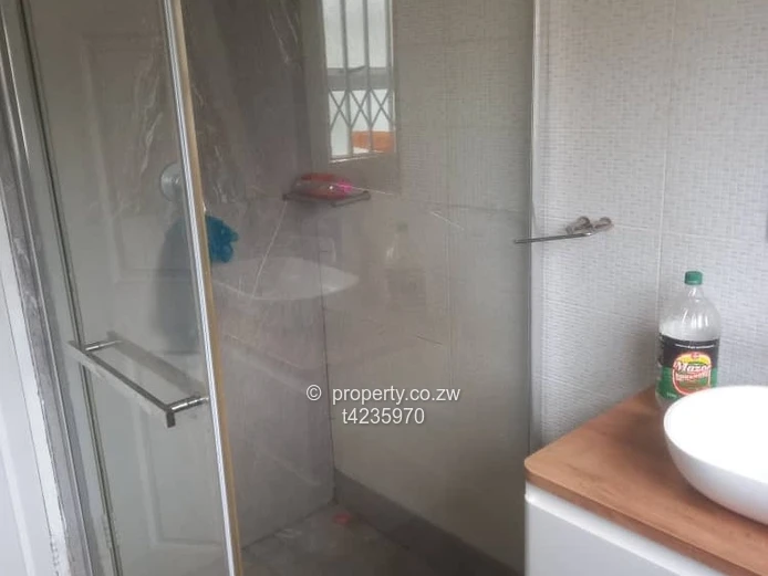 Queensdale spacious 3 bed cottage to Rent 