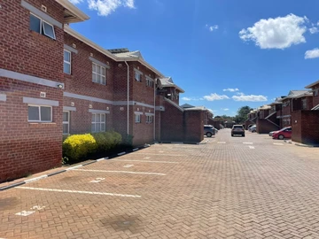 3 Bedroom Flat & Apartment