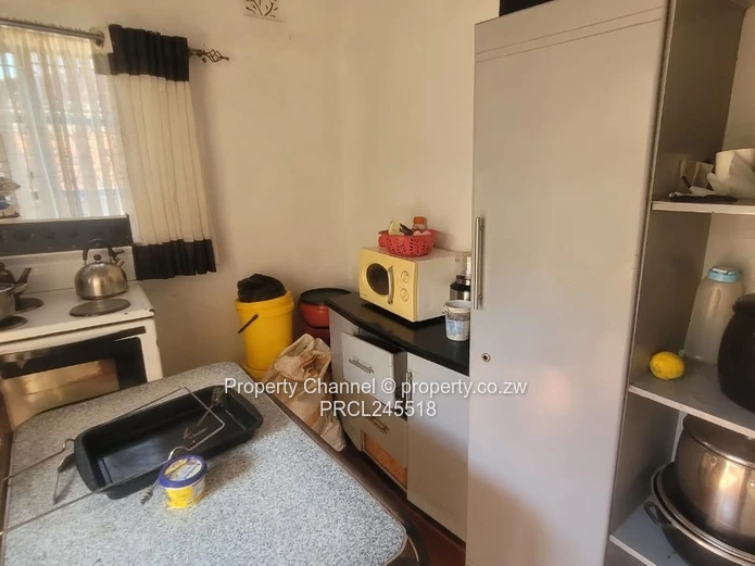 Available is a House for Sale in Glenview 3