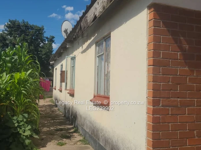 Chitungwiza Unit A House For Sale Near Fungisai Primary School