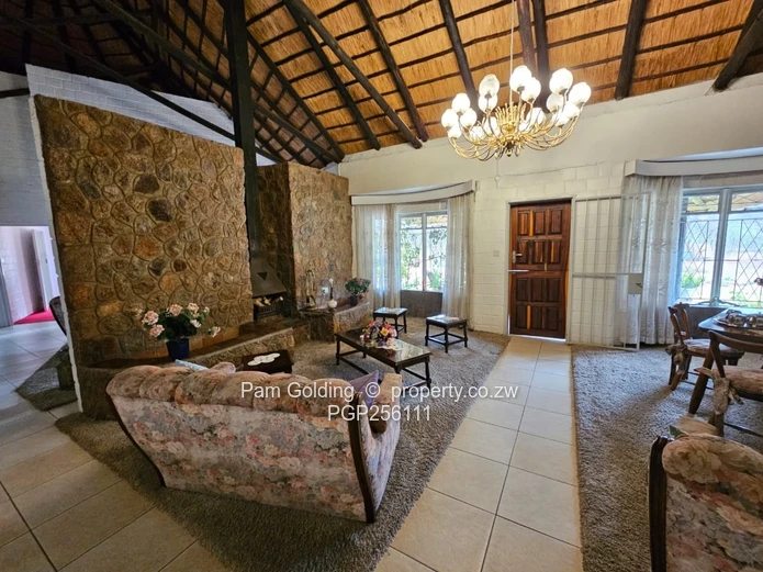 Charming 4 Bedroom Thatched Home