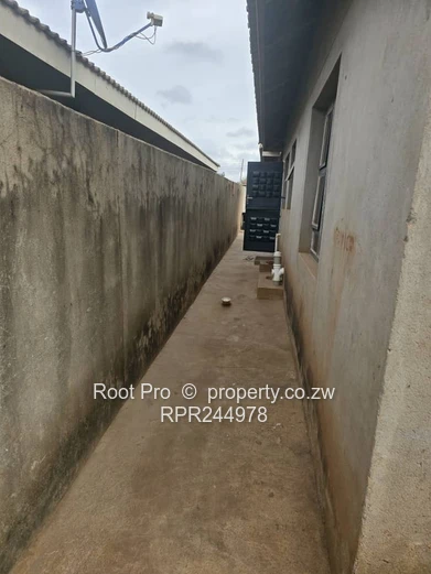 Warren Park D - Graceland House for Sale