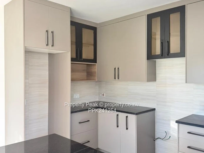 Newly Renovated 3-Bed Cottage in Queensdale