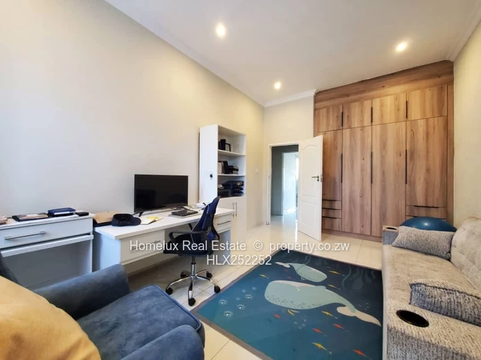 Exquisite 3 Bed Garden Flat In Greendale To Rent 