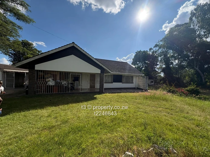 Hatfield 3-Bed Home on 4,865m² — Borehole & Big Yard