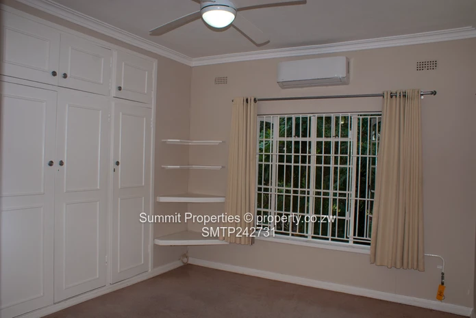 Luxury 6-Bedroom Residence – Ridgeway North