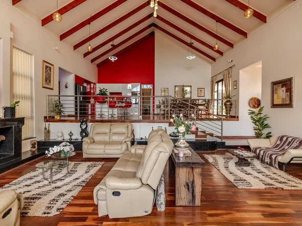 10 Bedroom House