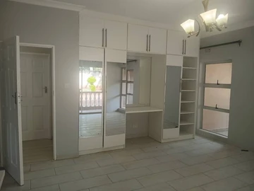 6 Bedroom House