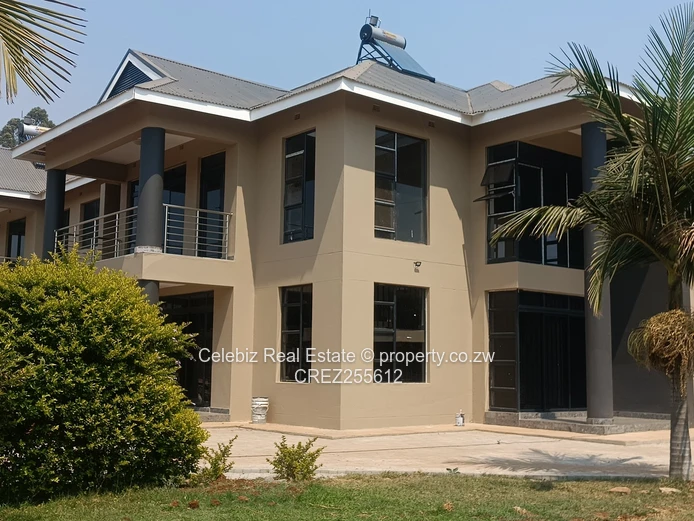 Old Marlborough duplex flat to let 