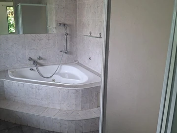 3 Bedroom Flat & Apartment