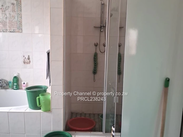 House for Sale in Borrowdale (Domboshava Road)