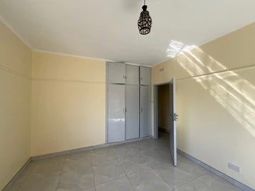 2 Bedroom Flat & Apartment
