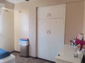 2 Bedroom Flat & Apartment