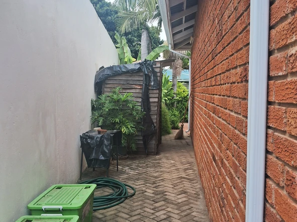 3 Bedroom Flat & Apartment