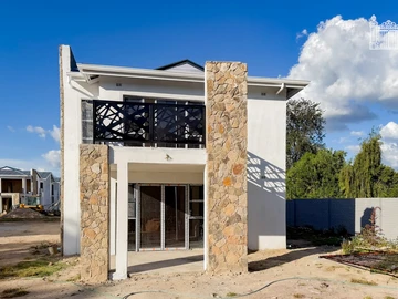 4 Bedroom Flat & Apartment