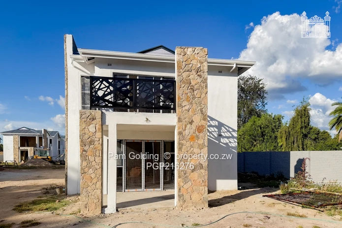 Near Completion Contemporary Duplex Unit in Good Location (Sole Mandate)