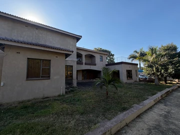 6 Bedroom House