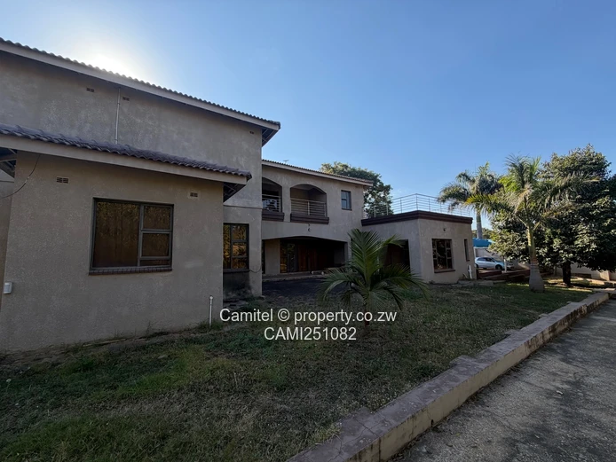 Borrowdale Brooke: Double-Storey 6-Bed on 4000m² (Borehole)