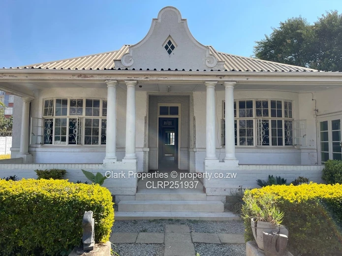 Commercial Property in the Avenues!