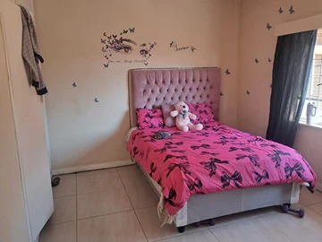 3 Bedroom Flat & Apartment