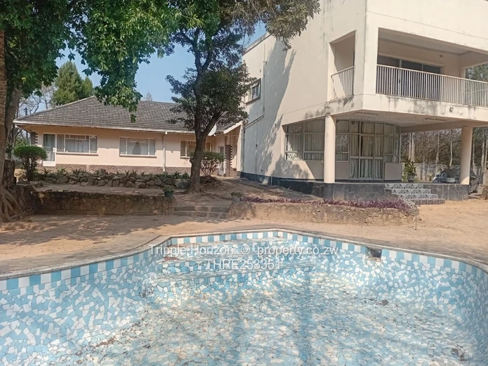 Ballantyne Park: 5-Bed Family Home with Pool & Borehole