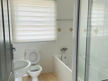 4 Bedroom Garden Flat