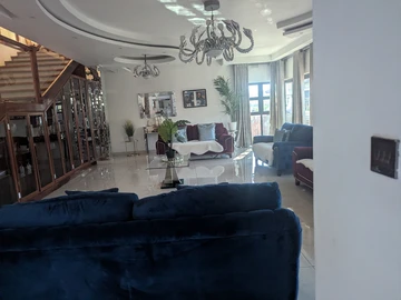5 Bedroom House