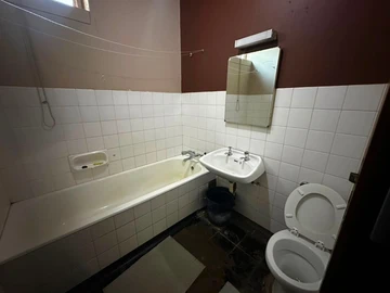 2 Bedroom Flat & Apartment