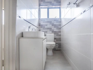 4 Bedroom Flat & Apartment