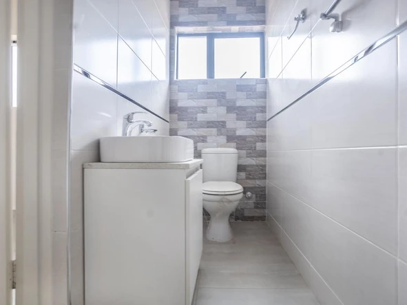 4 Bedroom Flat & Apartment