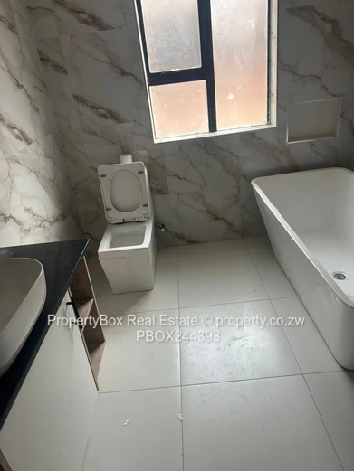 Cluster Unit for rent in Waterfalls