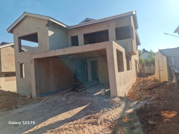 6 Bedroom Flat & Apartment