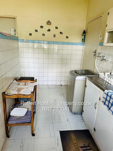 Well-Located Spacious Home Suitable for Office or as a spacious family home  (Sole Mandate)