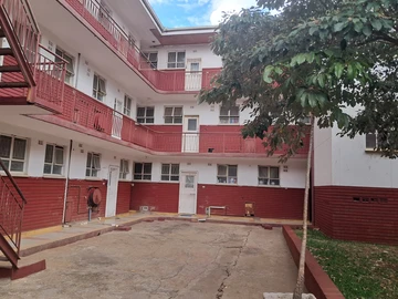 2 Bedroom Flat & Apartment