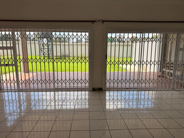 3 Bedroom Flat & Apartment