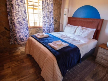 Hotel & Lodge