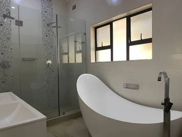 3 Bedroom Flat & Apartment