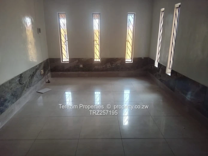 Zimre Park House to Let