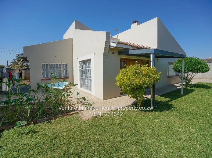 Spacious 4-Bedroom Gem in Zimre Park - $95k