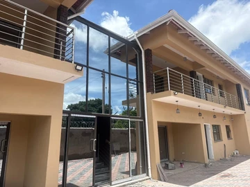 3 Bedroom Flat & Apartment