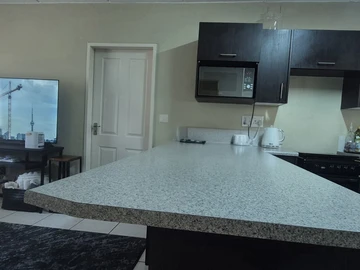 2 Bedroom Flat & Apartment