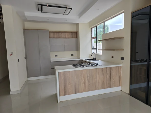 3 Bedroom Flat & Apartment