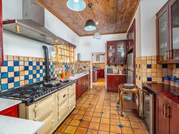 Farm & Agricultural Land