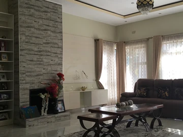 6 Bedroom House