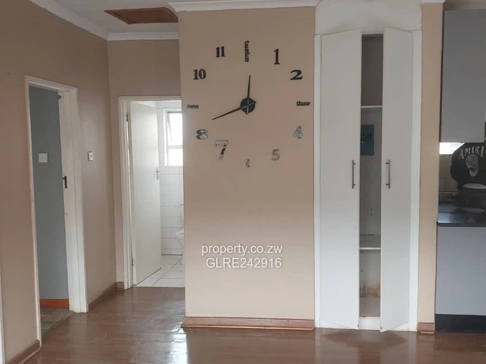 Madokero 2-Bed Garden Flat - Built-in Cupboards & Borehole