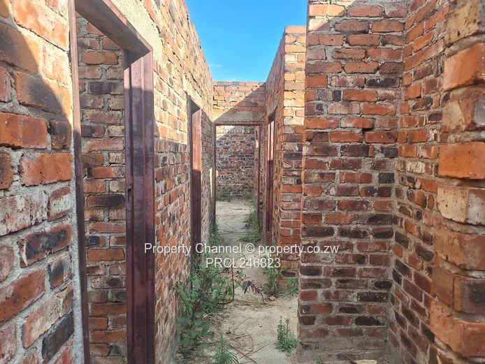 Unfinished 4-Bed Shell with Garage & En-Suite in Glaudina
