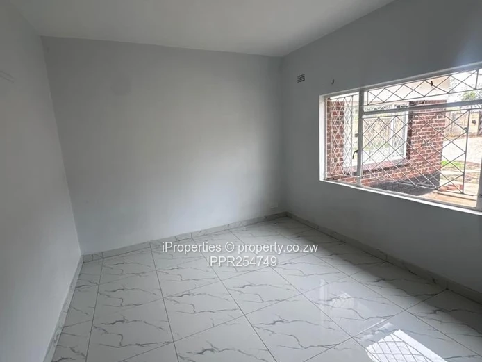 Bright 3-Bed Avondale Home with Garden, Garage & Solar